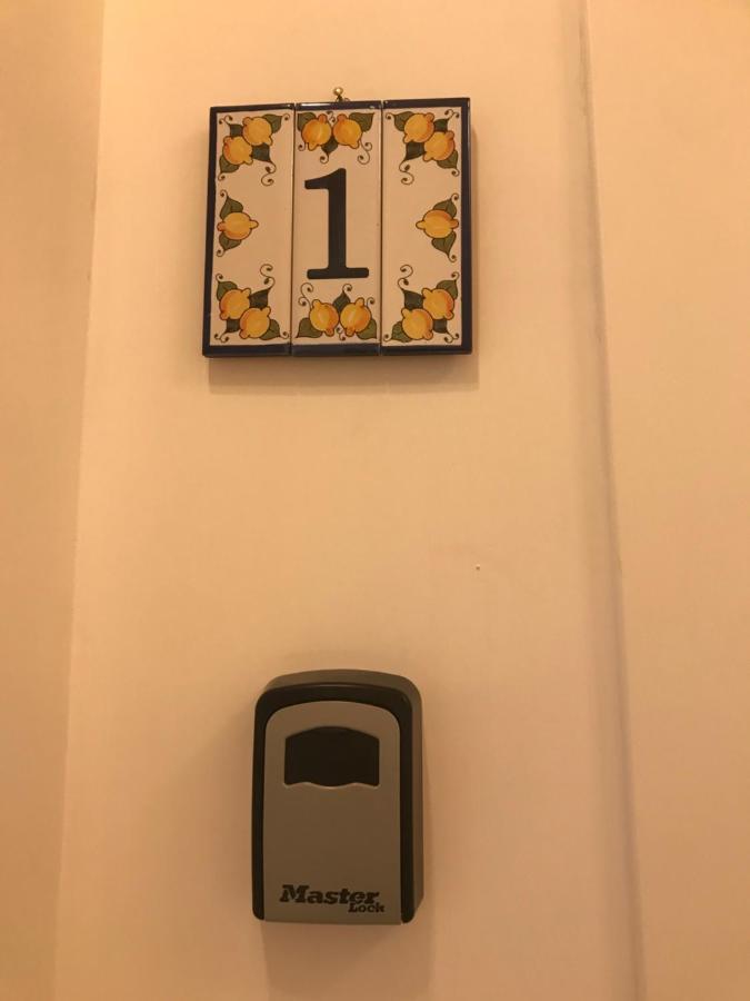 Agora Singola Con Bagno Privato Adiacente Bed & Breakfast Naples Luaran gambar