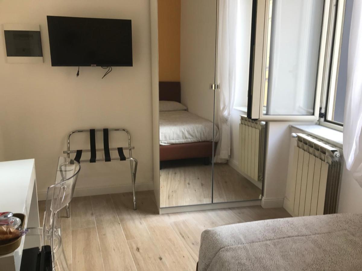 Agora Singola Con Bagno Privato Adiacente Bed & Breakfast Naples Luaran gambar