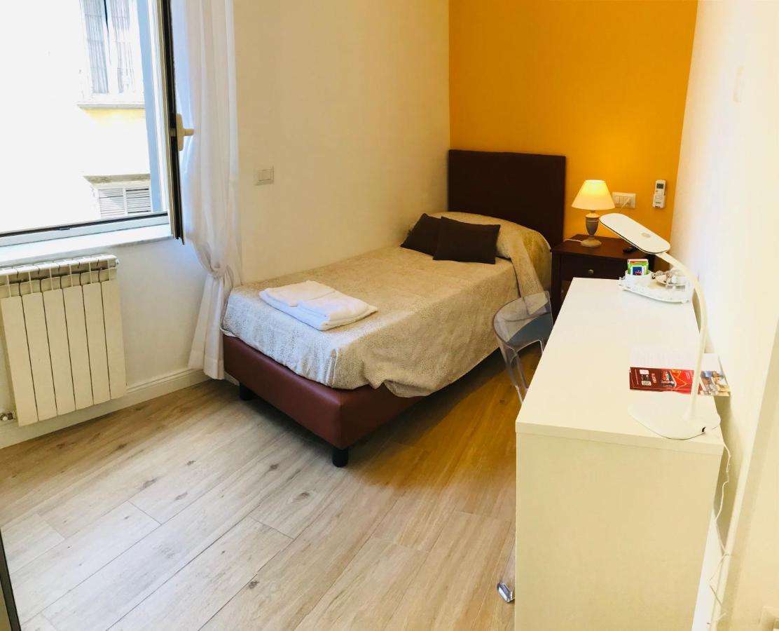 Agora Singola Con Bagno Privato Adiacente Bed & Breakfast Naples Luaran gambar