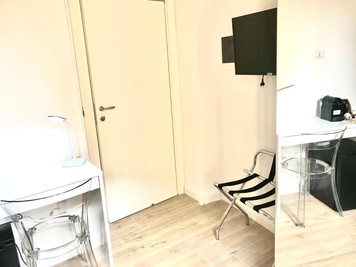 Agora Singola Con Bagno Privato Adiacente Bed & Breakfast Naples Luaran gambar