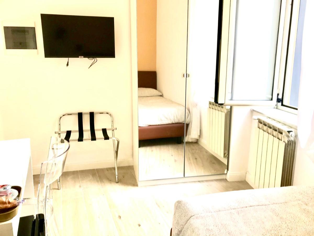 Agora Singola Con Bagno Privato Adiacente Bed & Breakfast Naples Luaran gambar