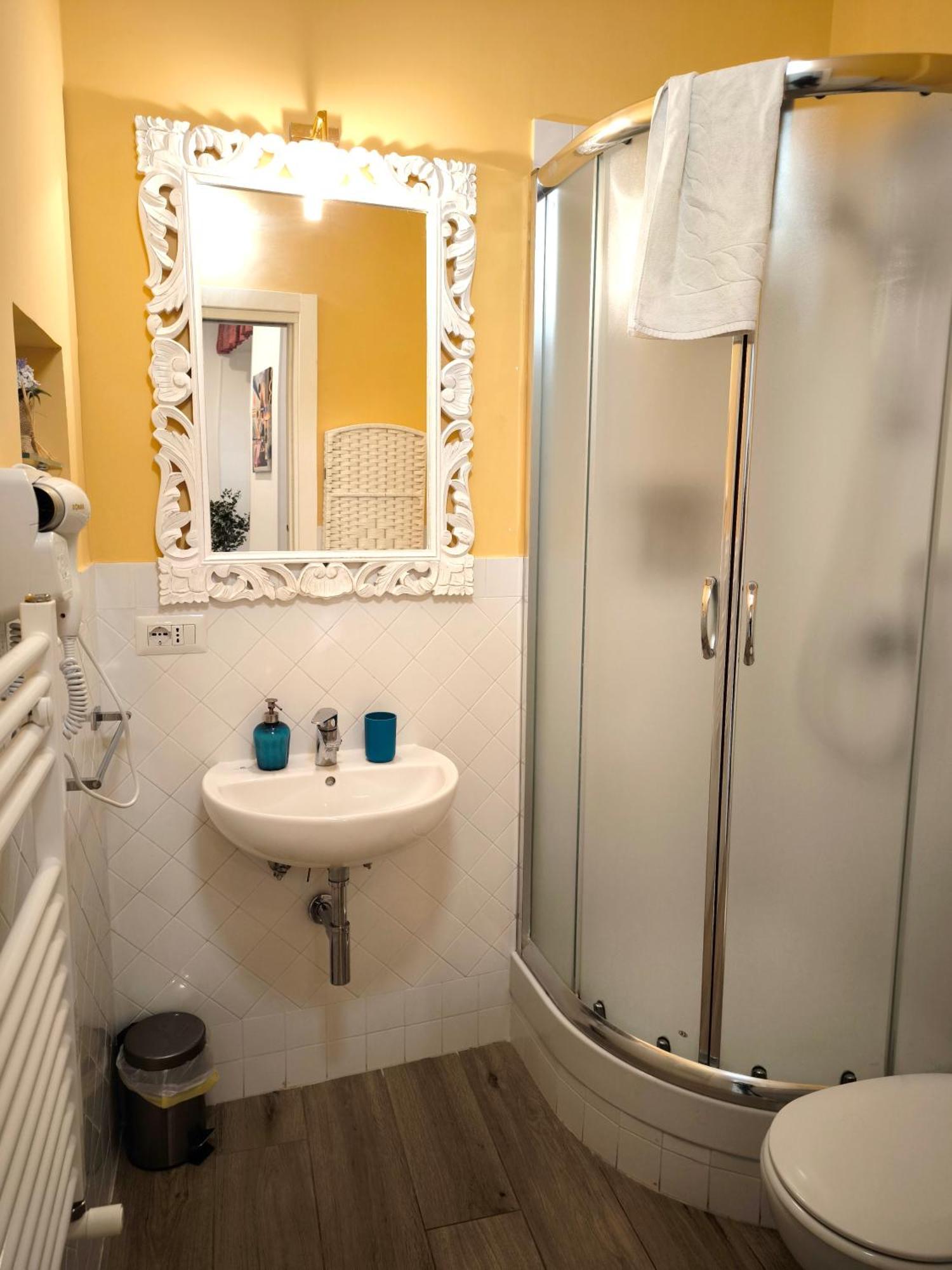 Agora Singola Con Bagno Privato Adiacente Bed & Breakfast Naples Luaran gambar