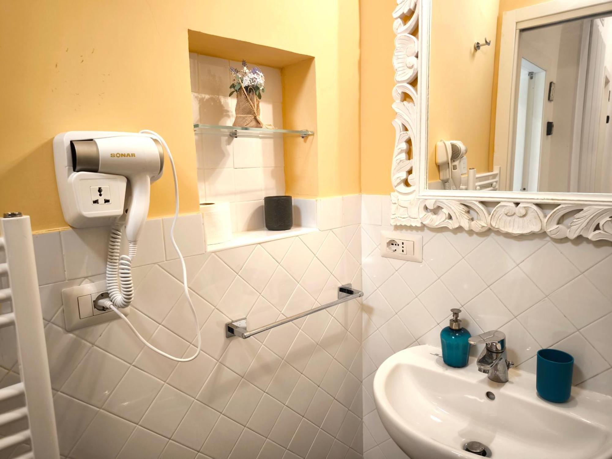 Agora Singola Con Bagno Privato Adiacente Bed & Breakfast Naples Luaran gambar
