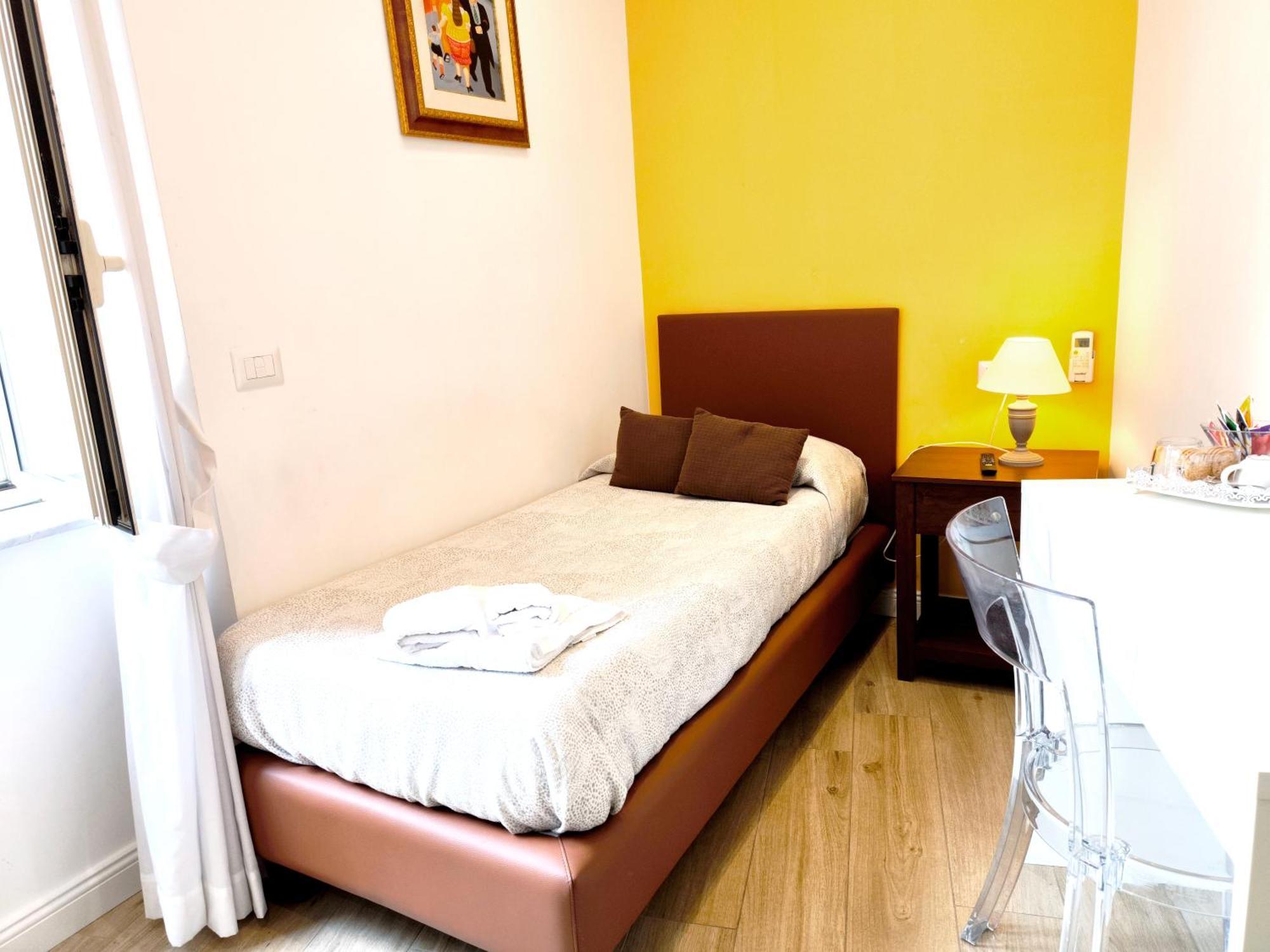 Agora Singola Con Bagno Privato Adiacente Bed & Breakfast Naples Luaran gambar