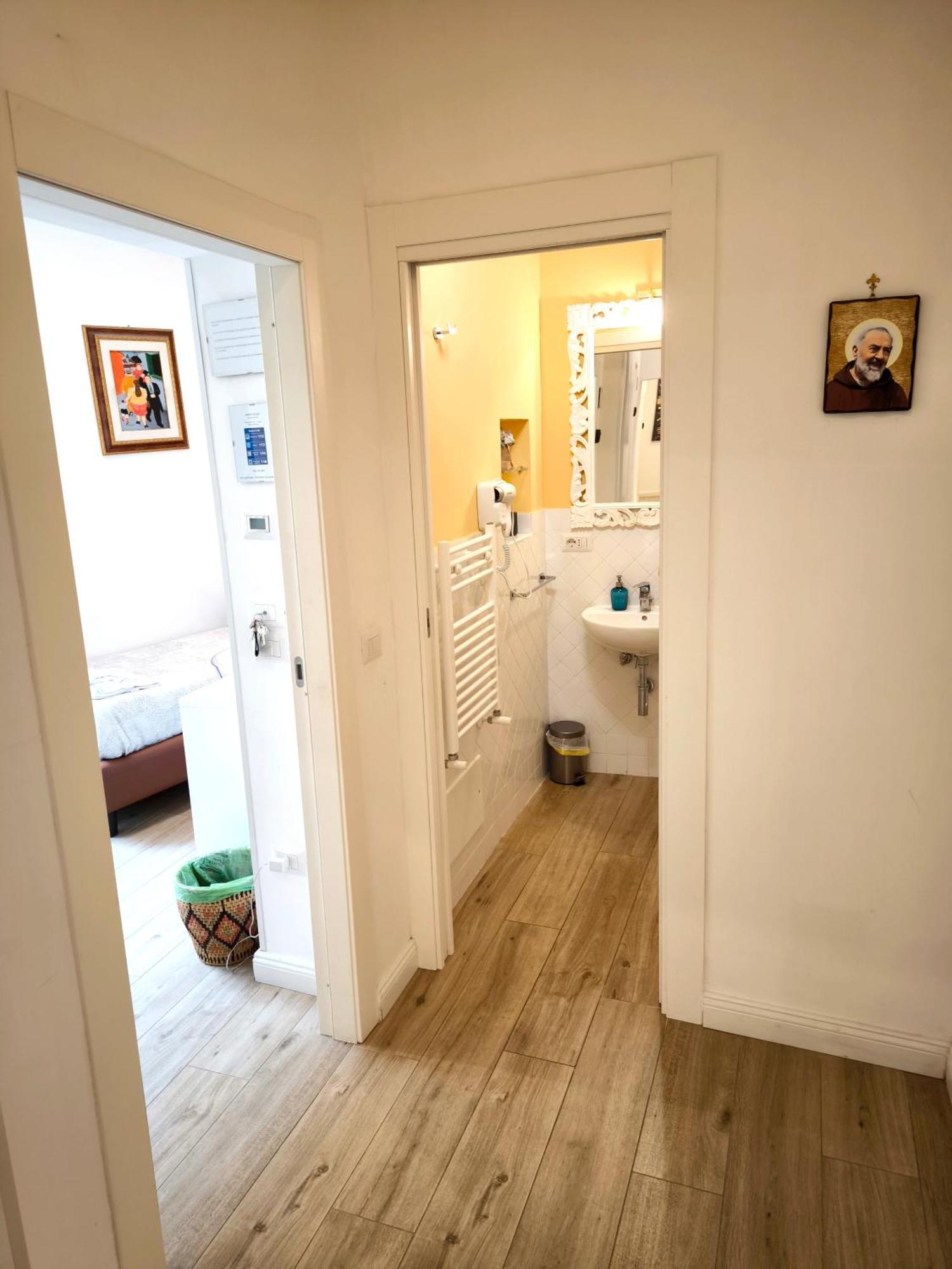 Agora Singola Con Bagno Privato Adiacente Bed & Breakfast Naples Luaran gambar